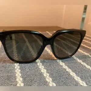 Gucci square Dark Sunglasses with case and cards and mini bag Gucci | Accessories | Gucci Square Dark Sunglasses With Case  main image 2
